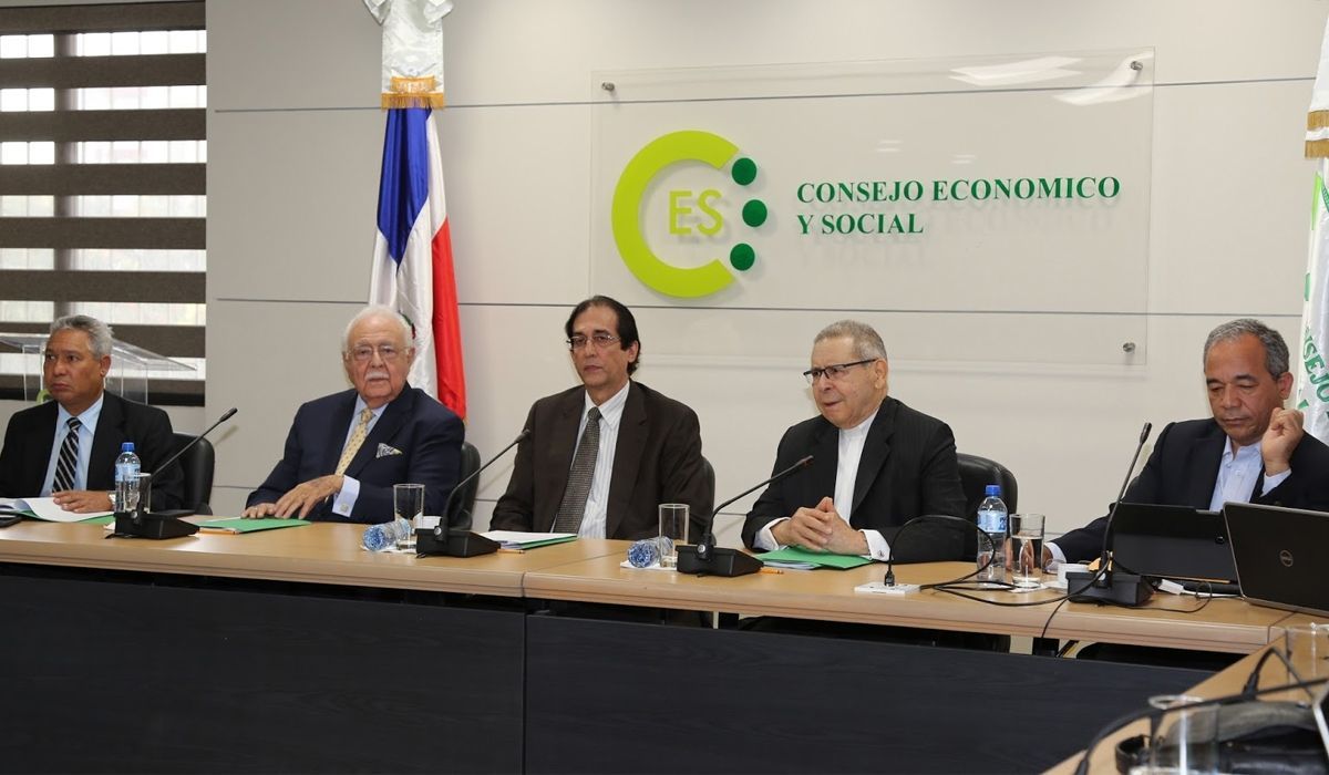 Gobierno reinicia diálogo para la firma del Pacto Eléctrico