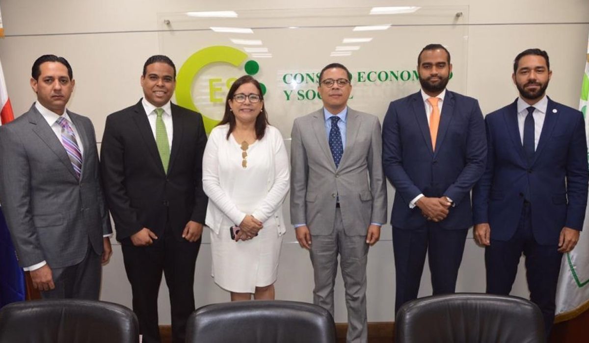 Consejo de Desarrollo Económico y Social de Santo Domingo sostiene reunión con dirección ejecutiva del CES (Periódico Nuevo Diario)