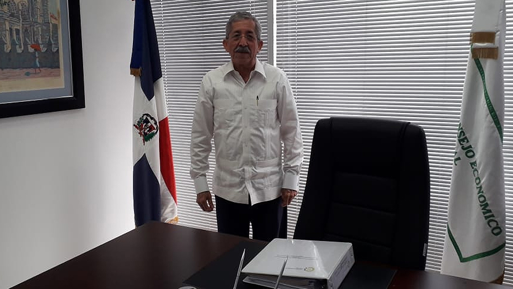 011 Rafael Toribio Presidente CES