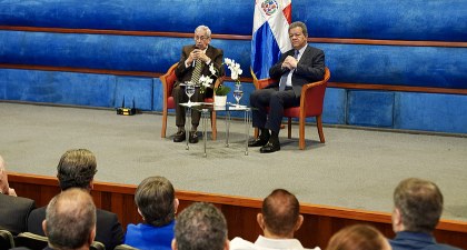 CES entrega al Expresidente Fernández el Informe Final del Diálogo sobre la crisis haitiana