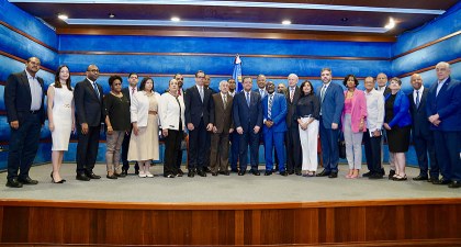 CES entrega al Expresidente Fernández el Informe Final del Diálogo sobre la crisis haitiana